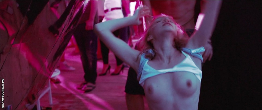 Александра Бортич эротическая сцена Викинг