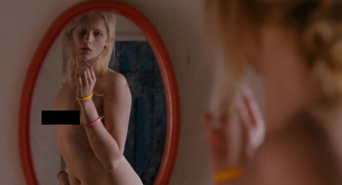 Голая Бортич в фильме Викинг