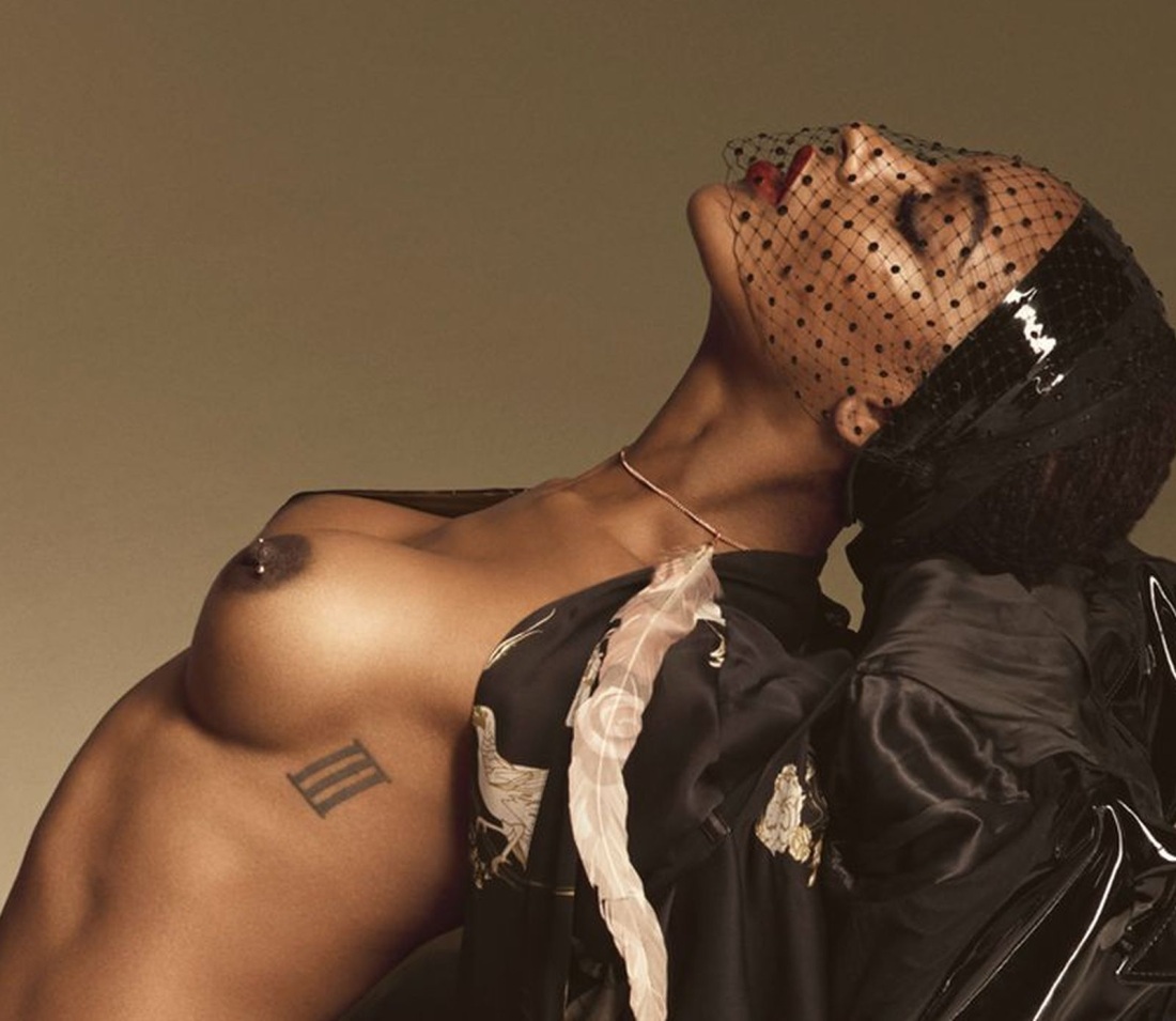 Знаменитости папарацци ню