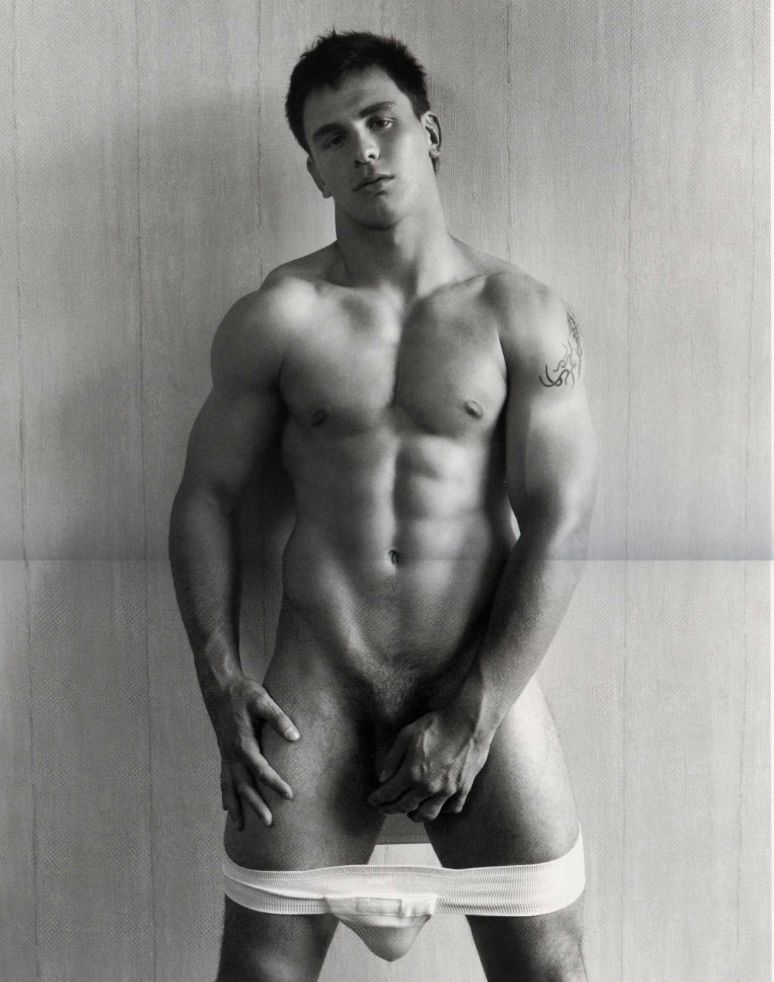 Дилан Россер голые парни