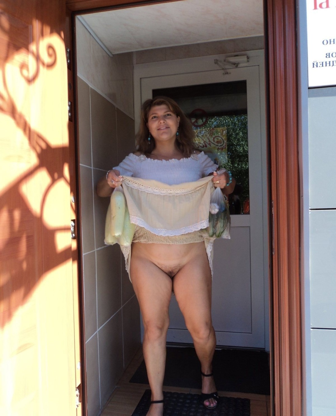 Пожилые женщины без трусов