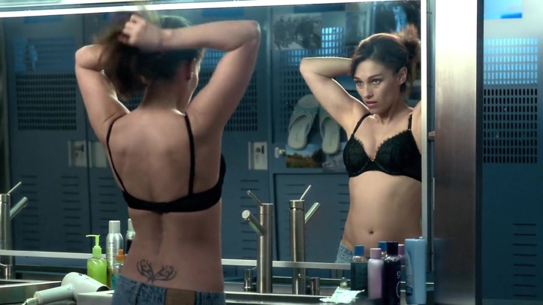 Эми Джо Джонсон постельные сцены