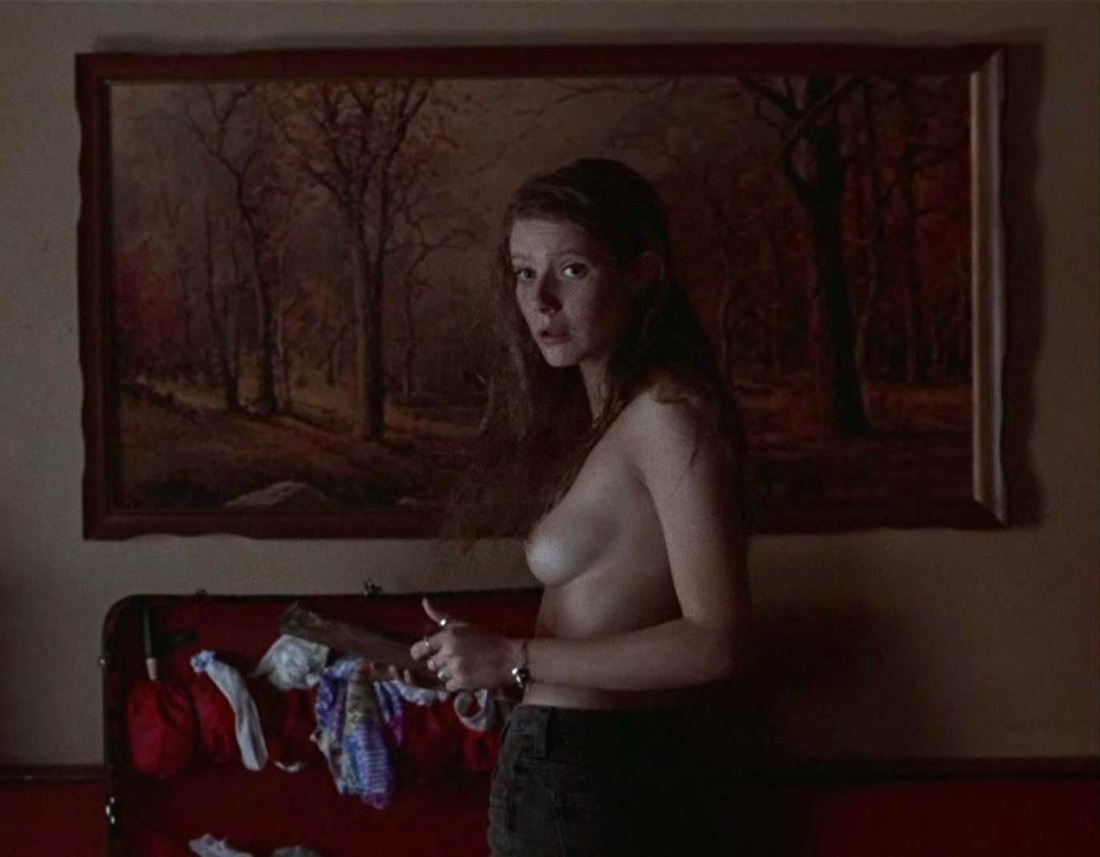 Гвинет Пэлтроу показала грудь