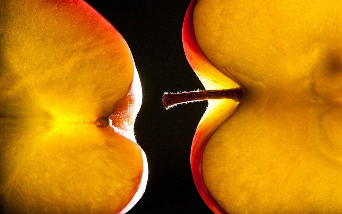 Эротические фрукты персик