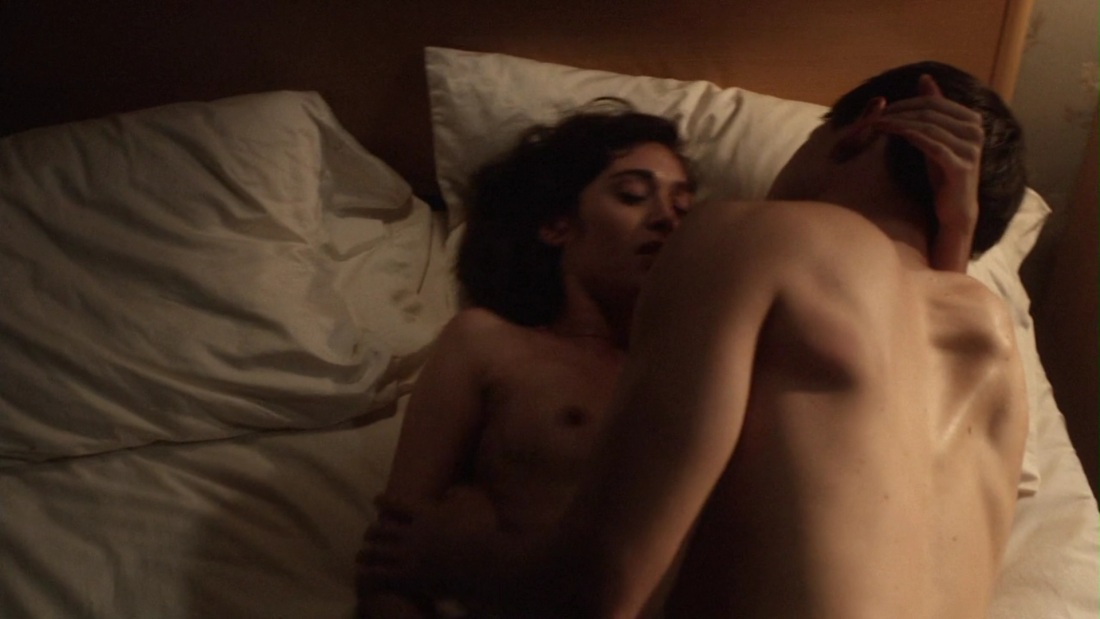 Голая Лиззи Каплан голая