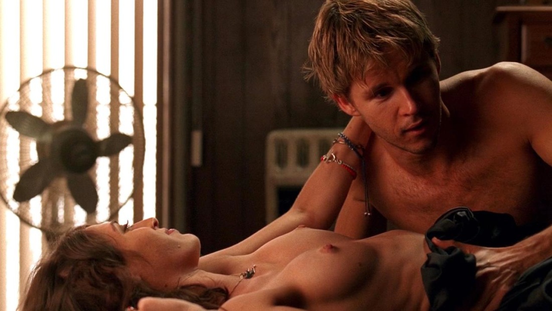 Лиззи Каплан голая