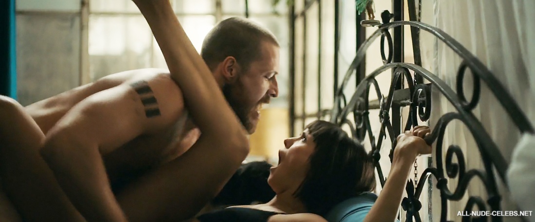 Нина Добрев актриса nude