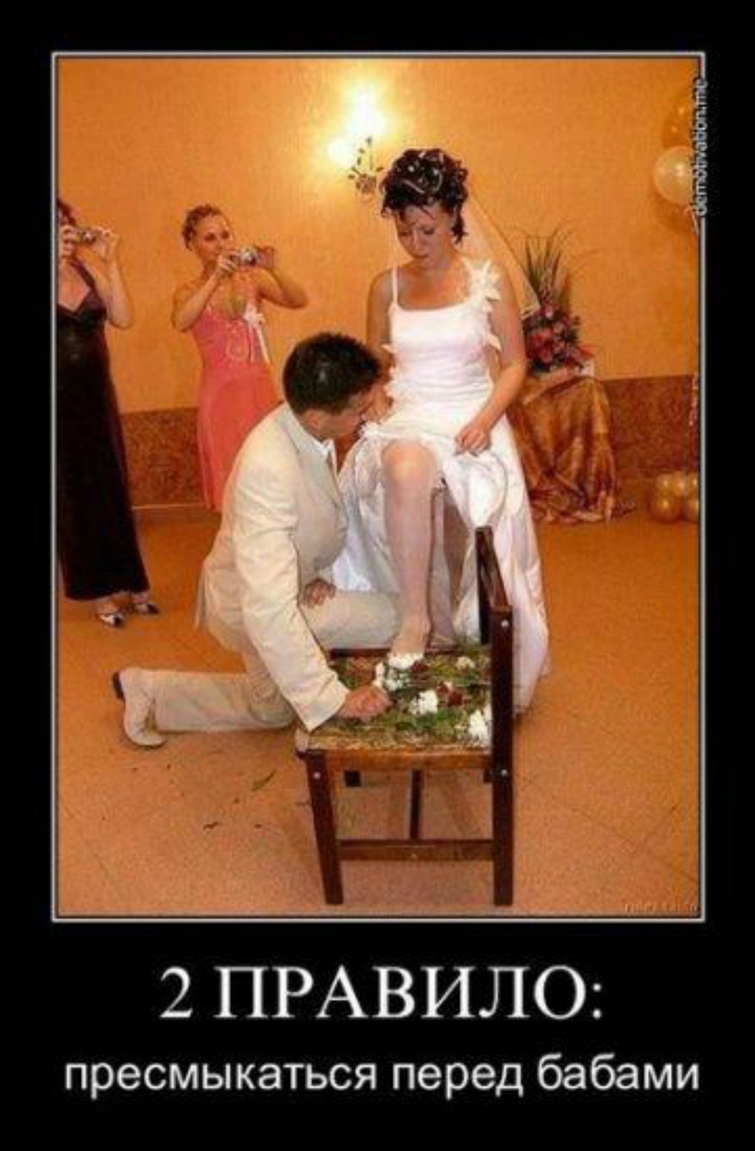 Зрелая в свадебном платье