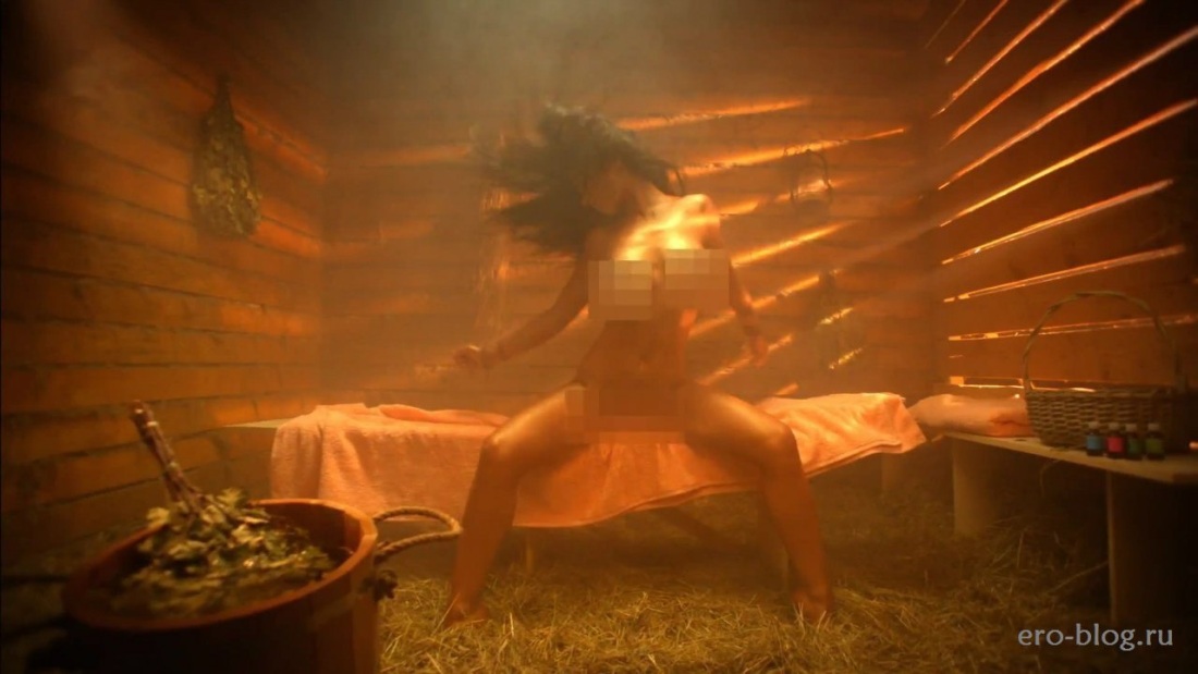 Голая Натали Портман в сауне