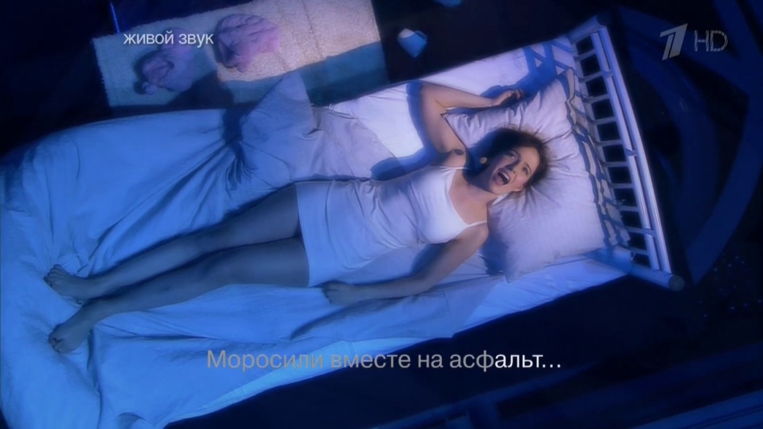 Актриса Валерия Ланская в купальнике