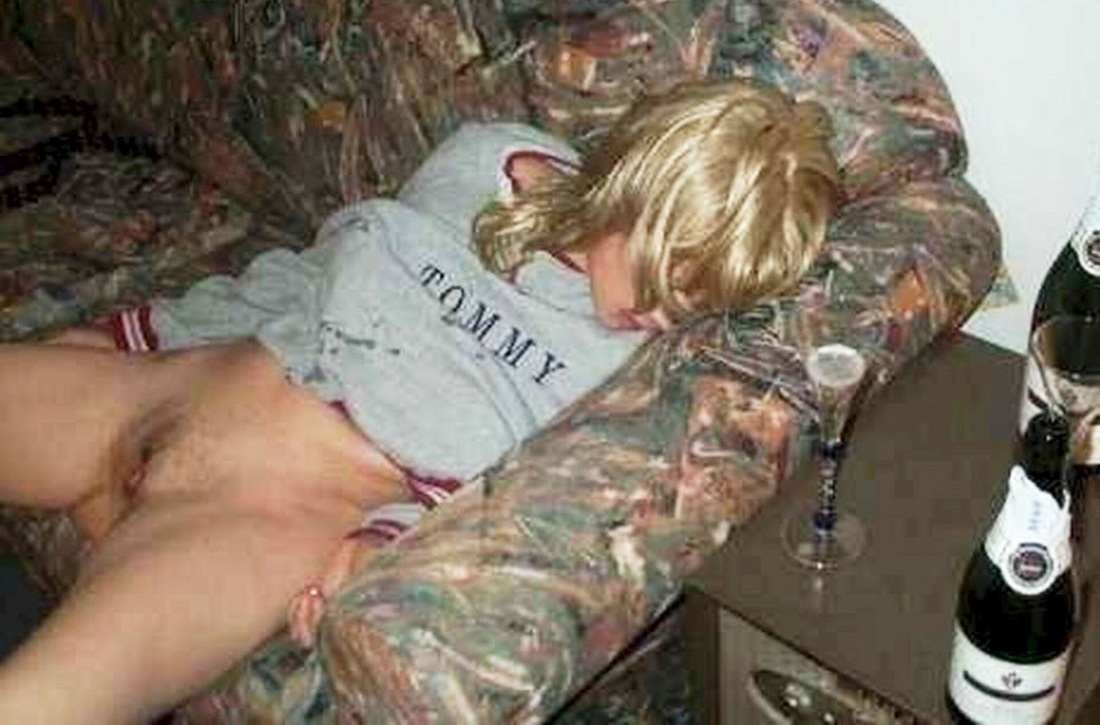 Голые бабы в кровати частное