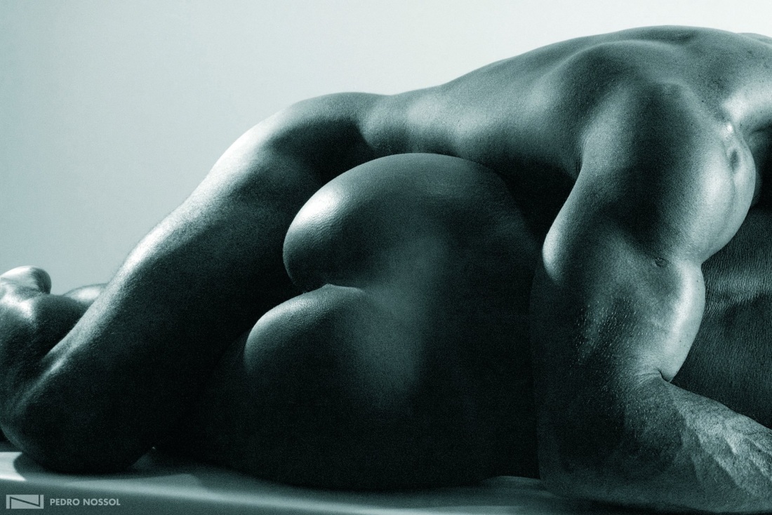 Идеальное мужское тело ню