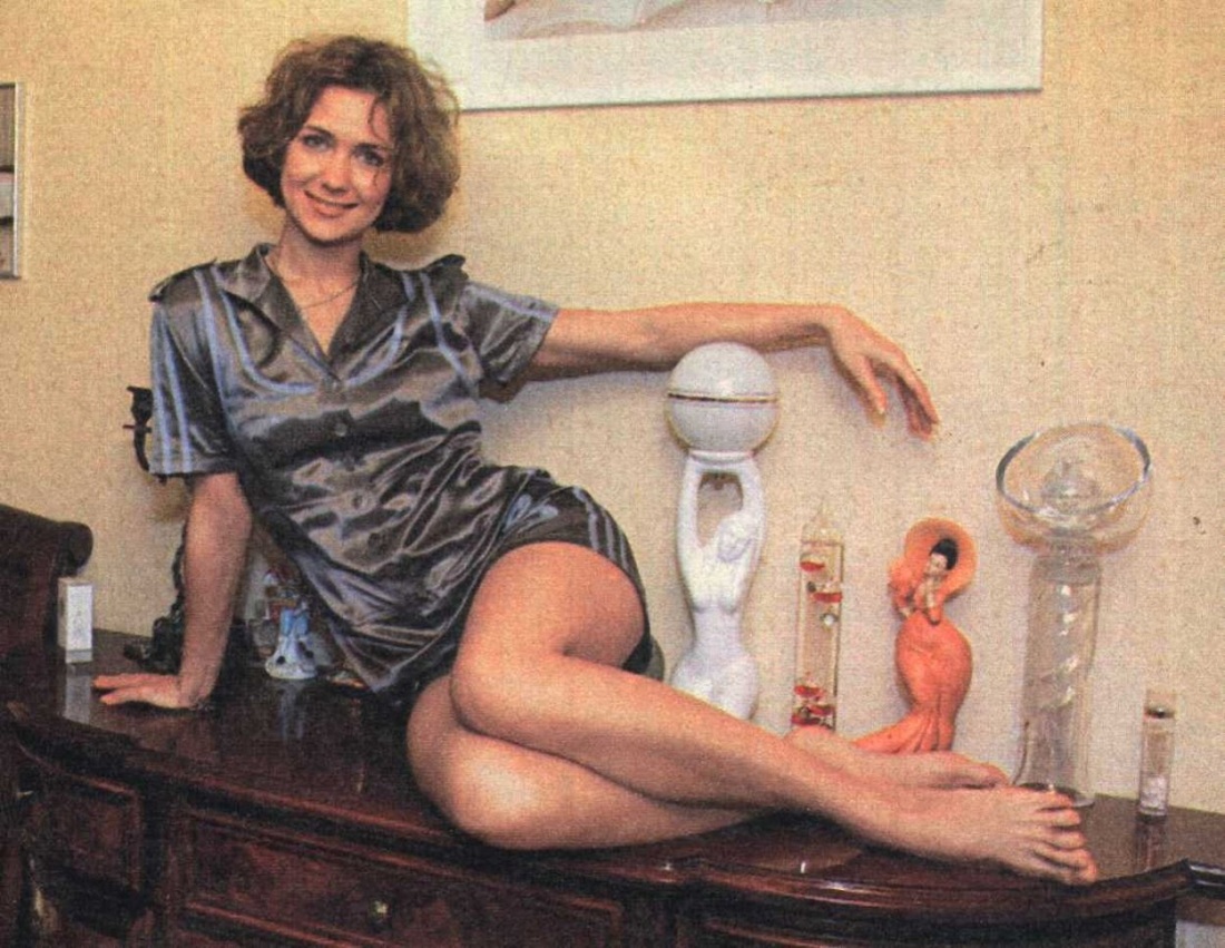 Ирина Алферова в молодости ножки