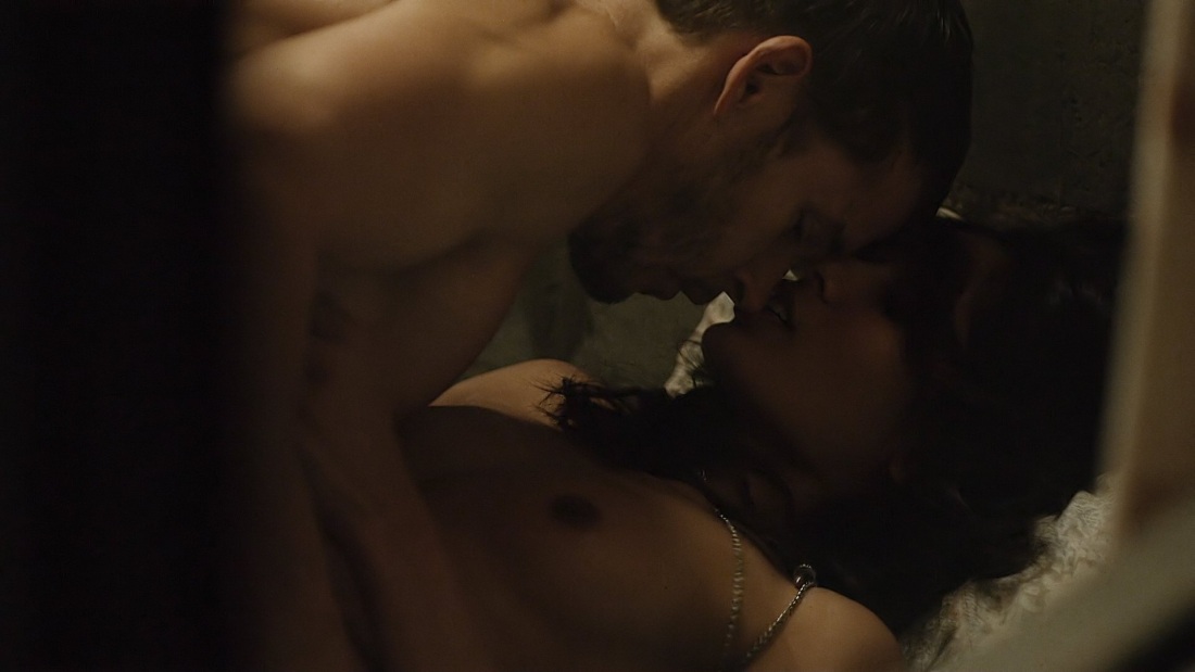 Фрида Пинто голая в фильмах