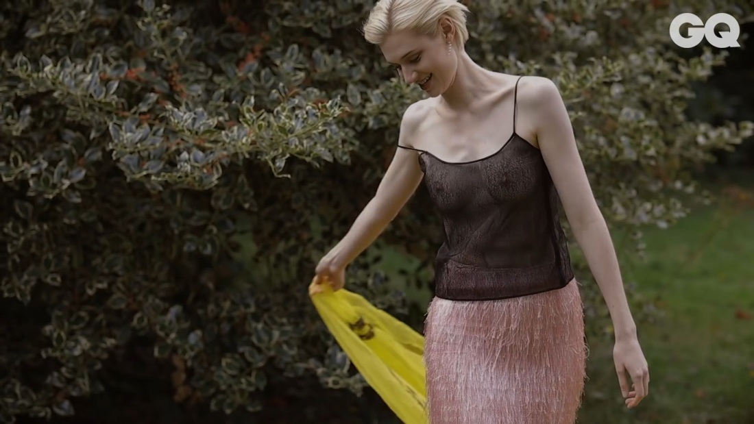 Элизабет Дебики сцены ню