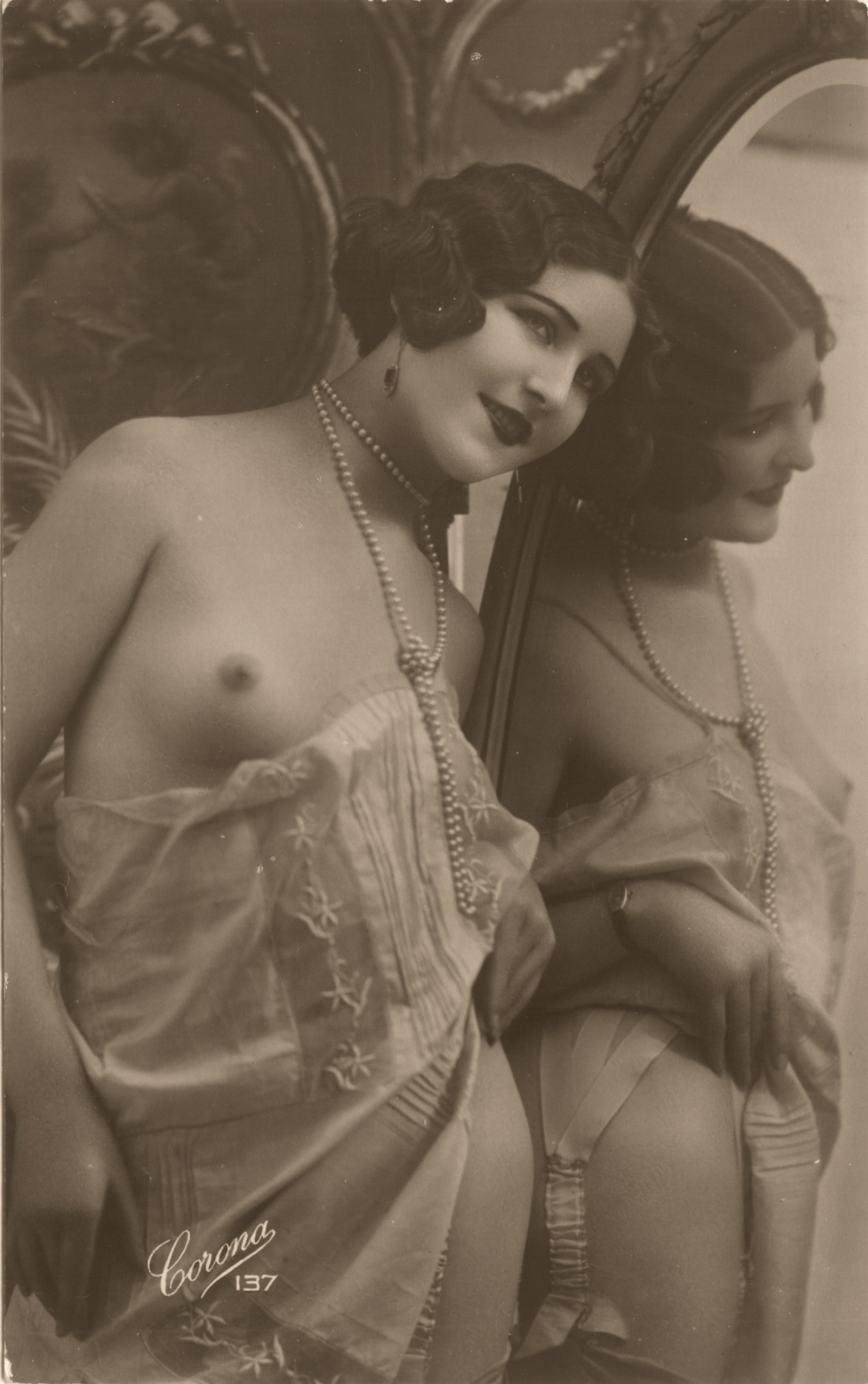 Черно белая ретро порнография