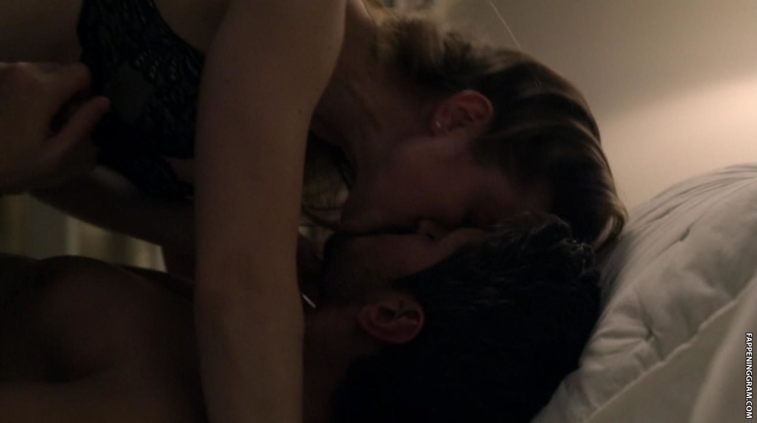 Эротические сцены Мелисса Роксбур