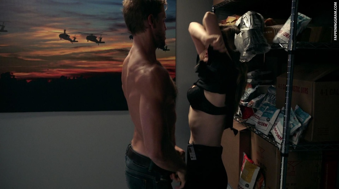 Мелисса Роксбург голая