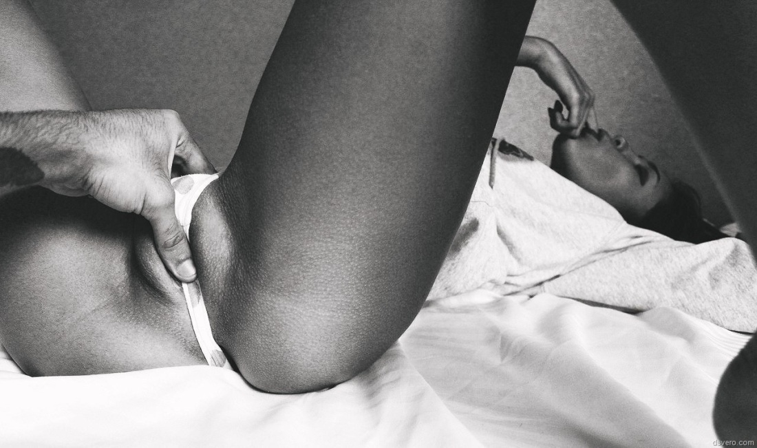 Выебал спящую в трусах