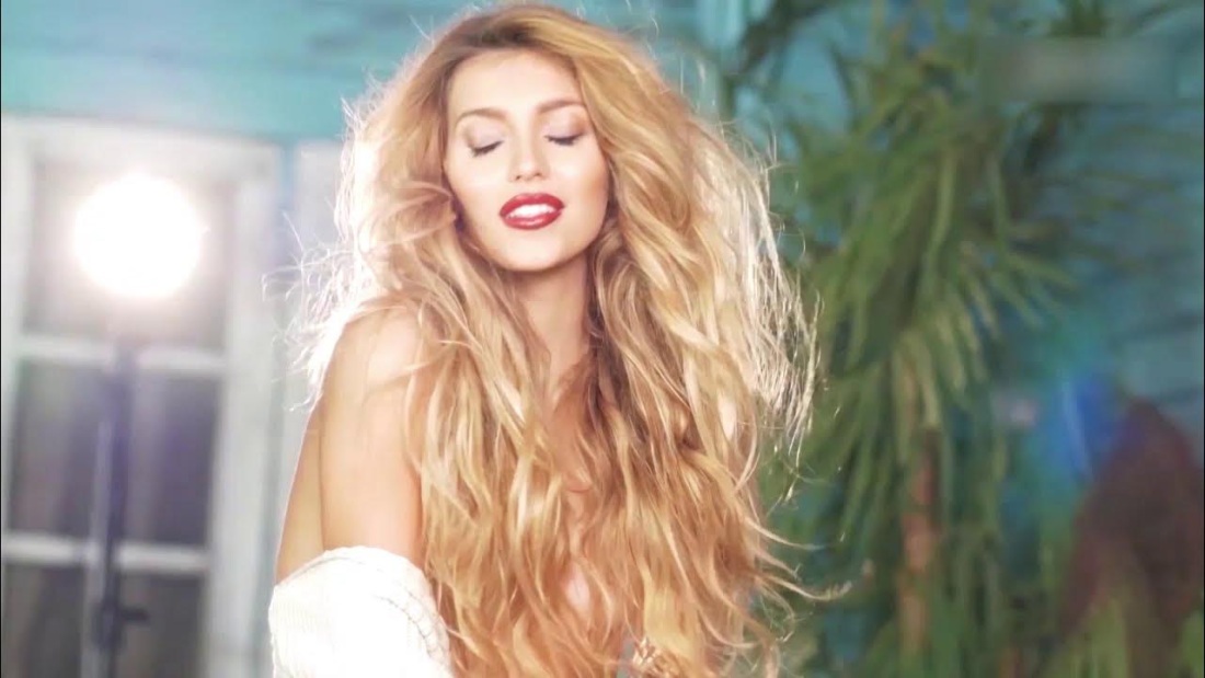 Алина Островская Орел и Решка трусы