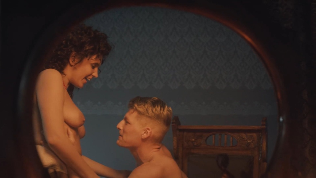 Янина Мелехова постельные сцены