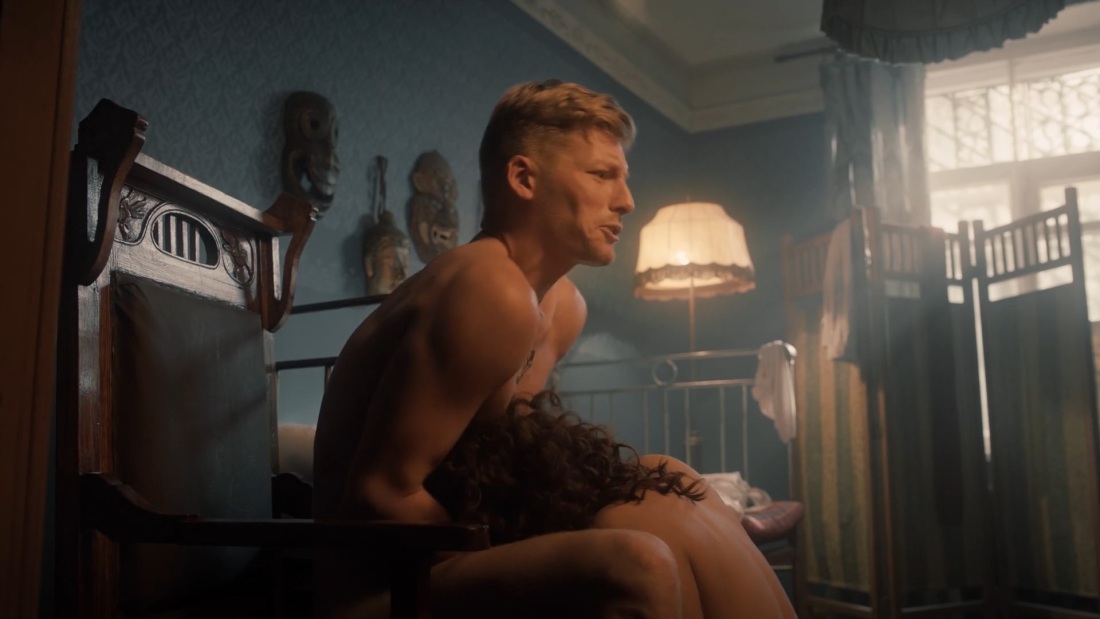 Эротические кадры из сериала за час до рассвета