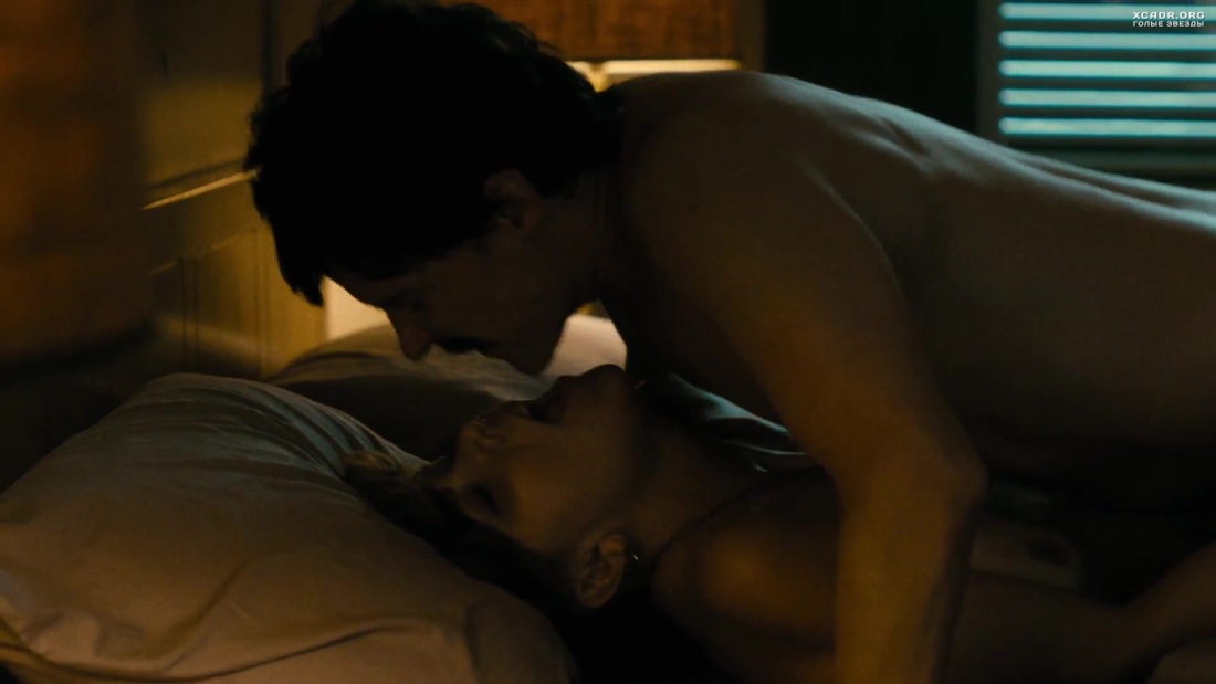 Мэгги Гилленхаал nude 2004