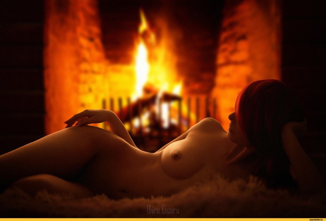 Эротическая фотосессия у камина