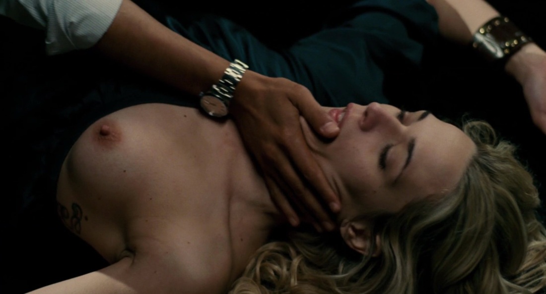 Лаура Кьятти фото сиськи