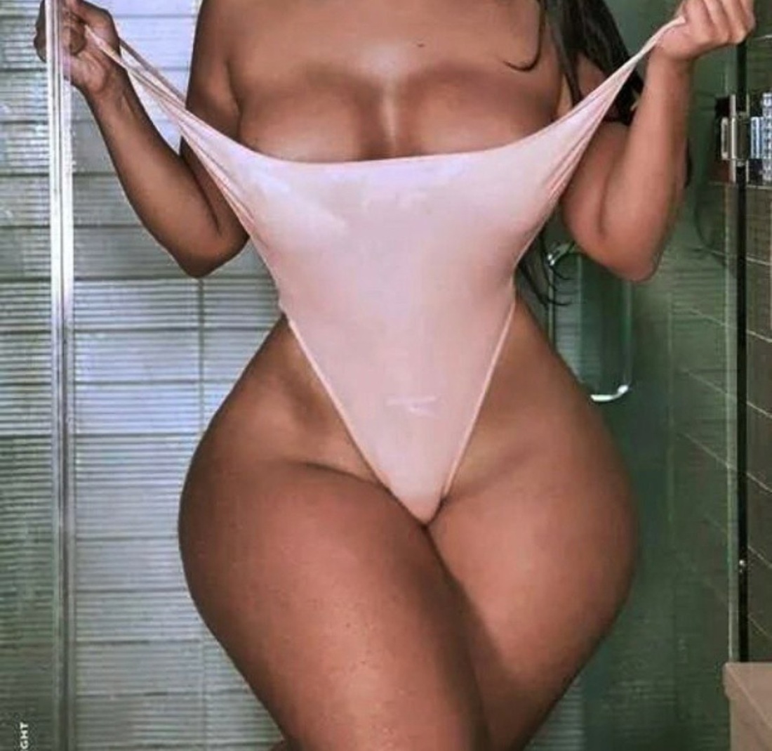 Красивые большие сиськи бедра