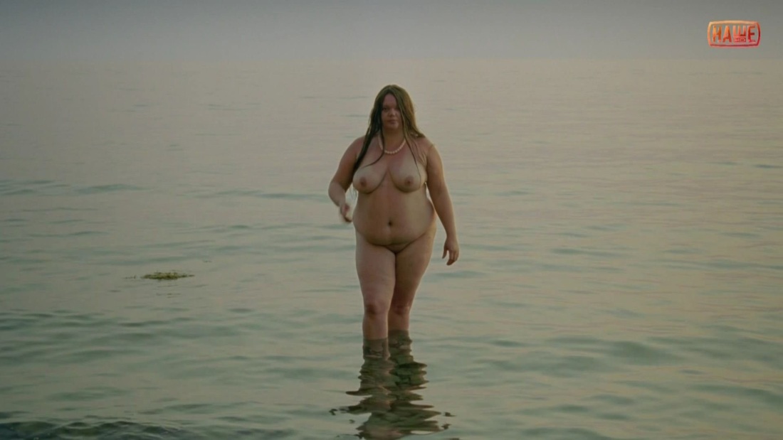 Голышом актриса Юлия Ауг