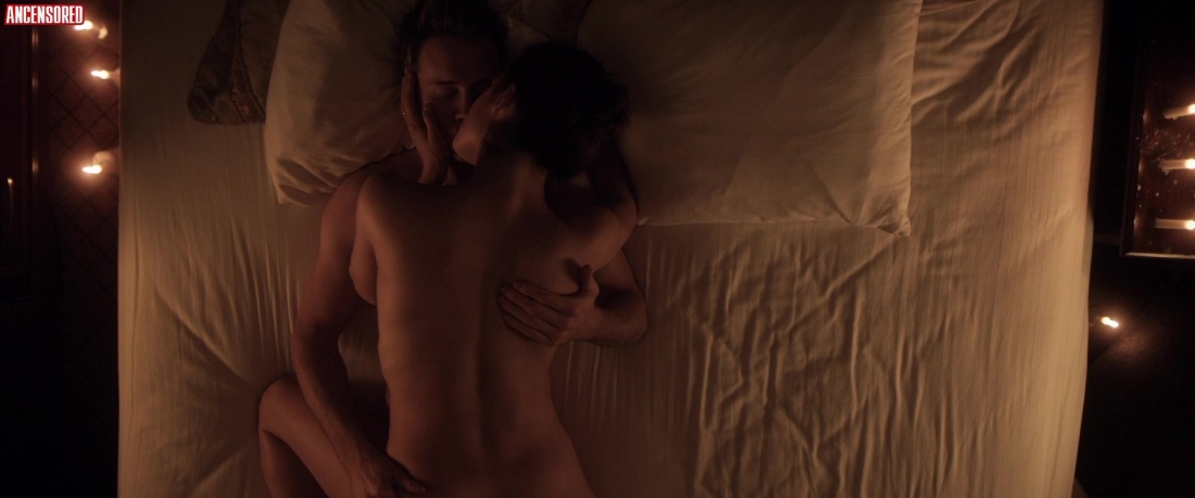 Эли Кобрин голая грудь