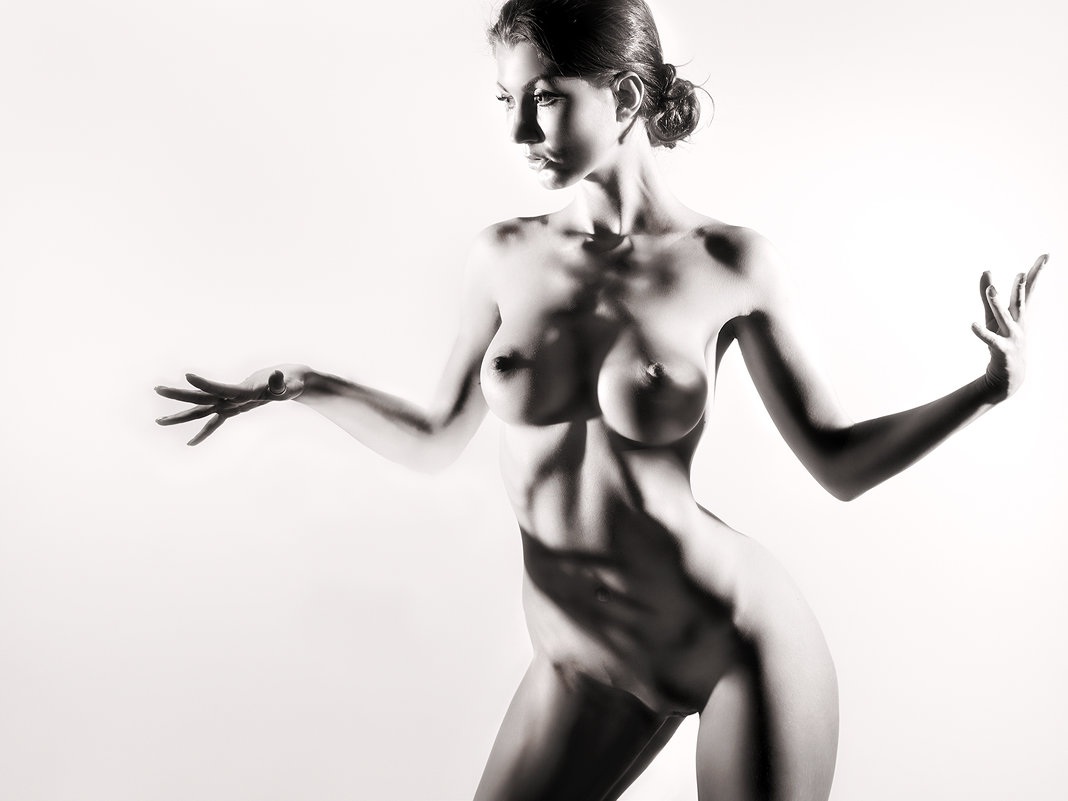 Студийная фотосессия ню