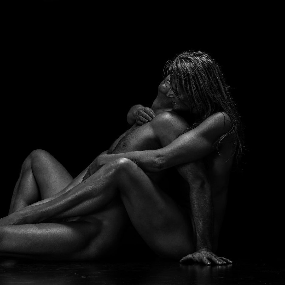 Фотосессия пары в стиле ню