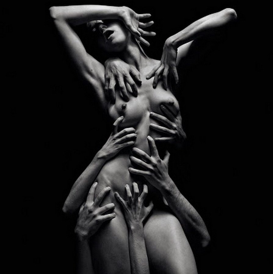 Парень и девушка в стиле ню