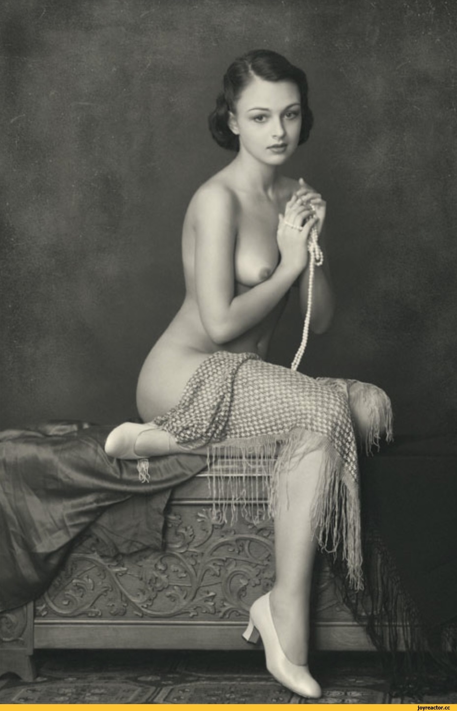 Эротическая фотосессия в стиле ретро