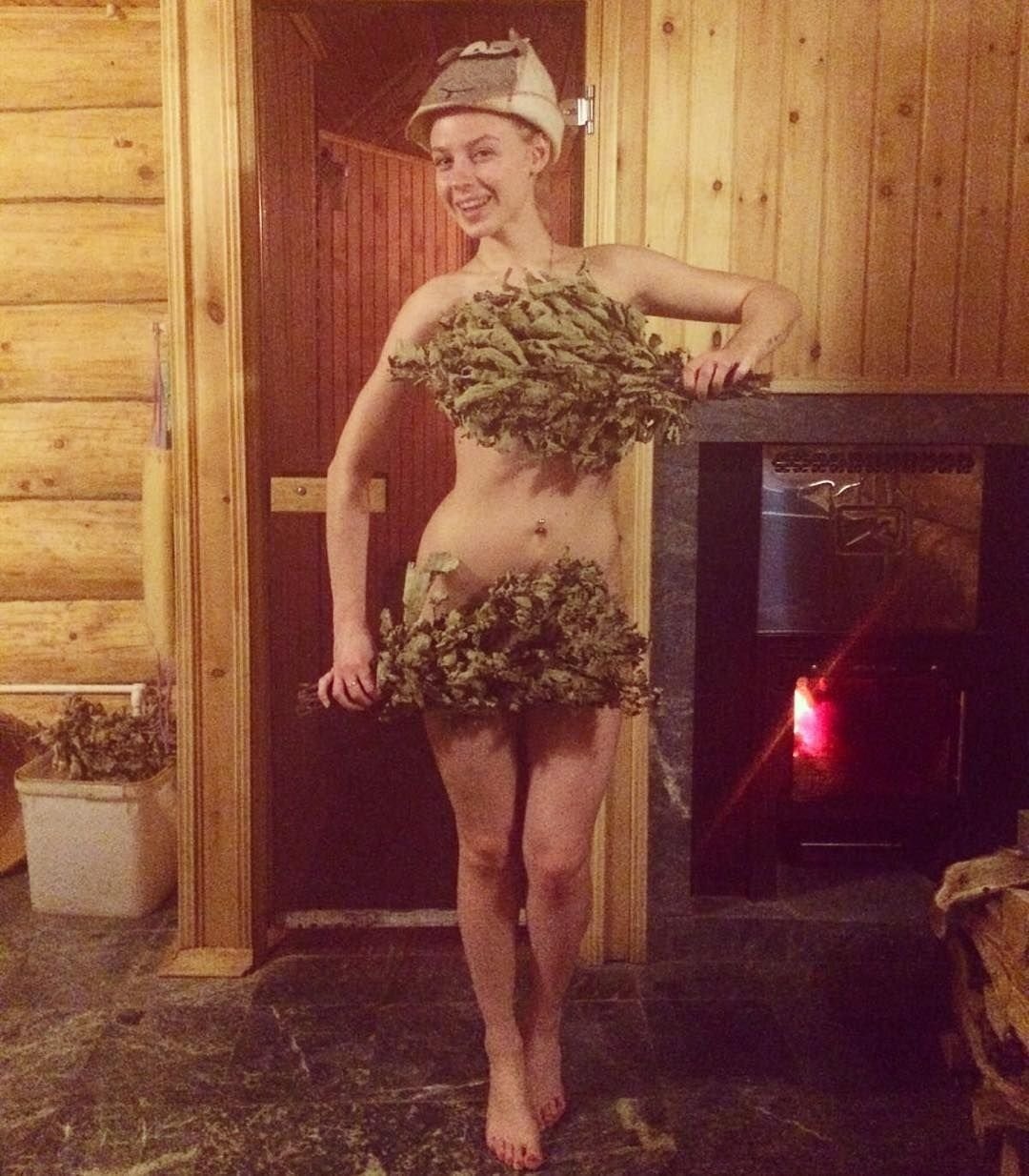 Кристина Асмус в бане