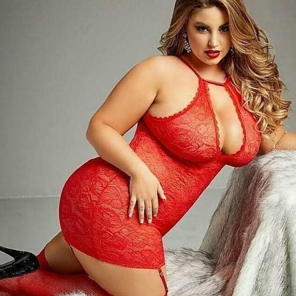 Фейт Нельсон в чулках голая