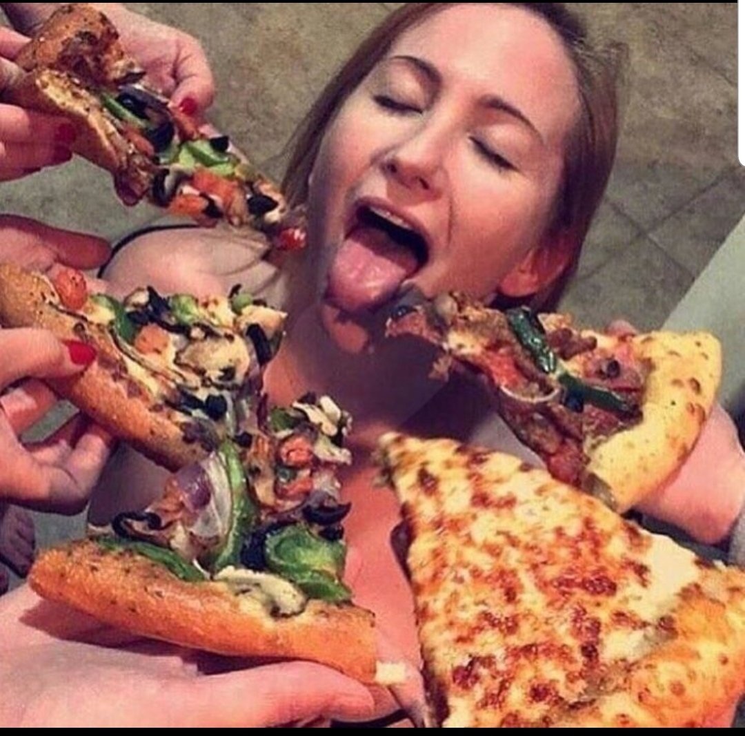 Девушка и еда прикол