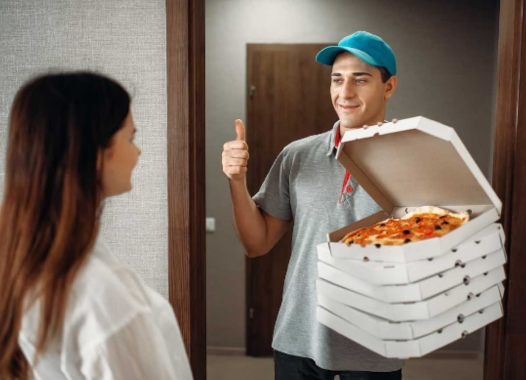 Разносчик пиццы