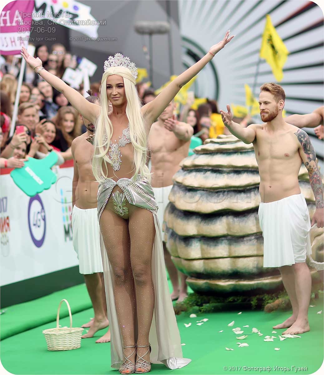 Бузова на премии муз ТВ