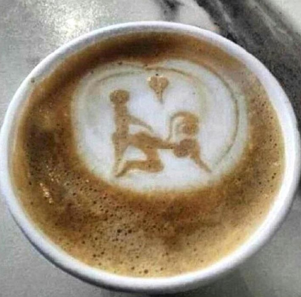 Мужчина и женщина на кухне