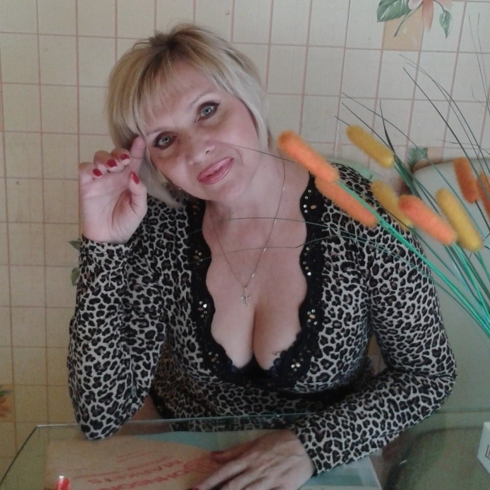 Женщины в возрасте из соцсетей