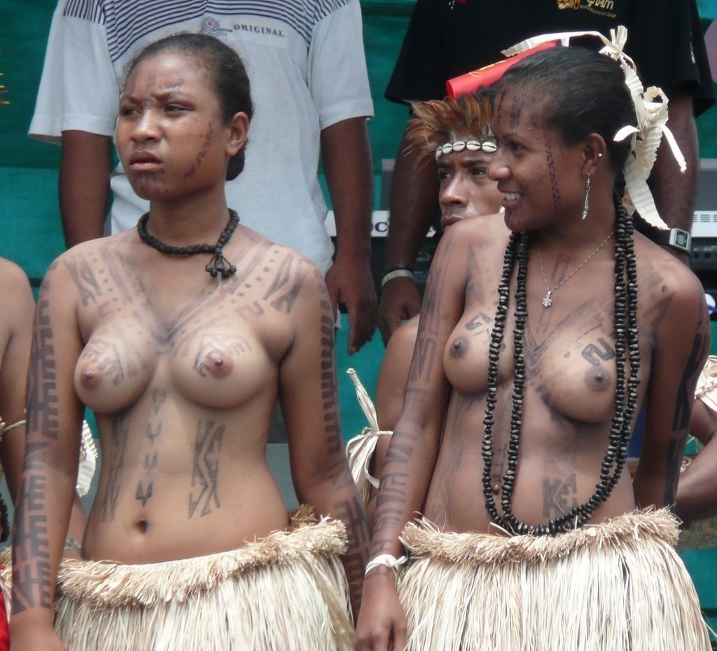 Порно с девушками из диких племен (61 фото)