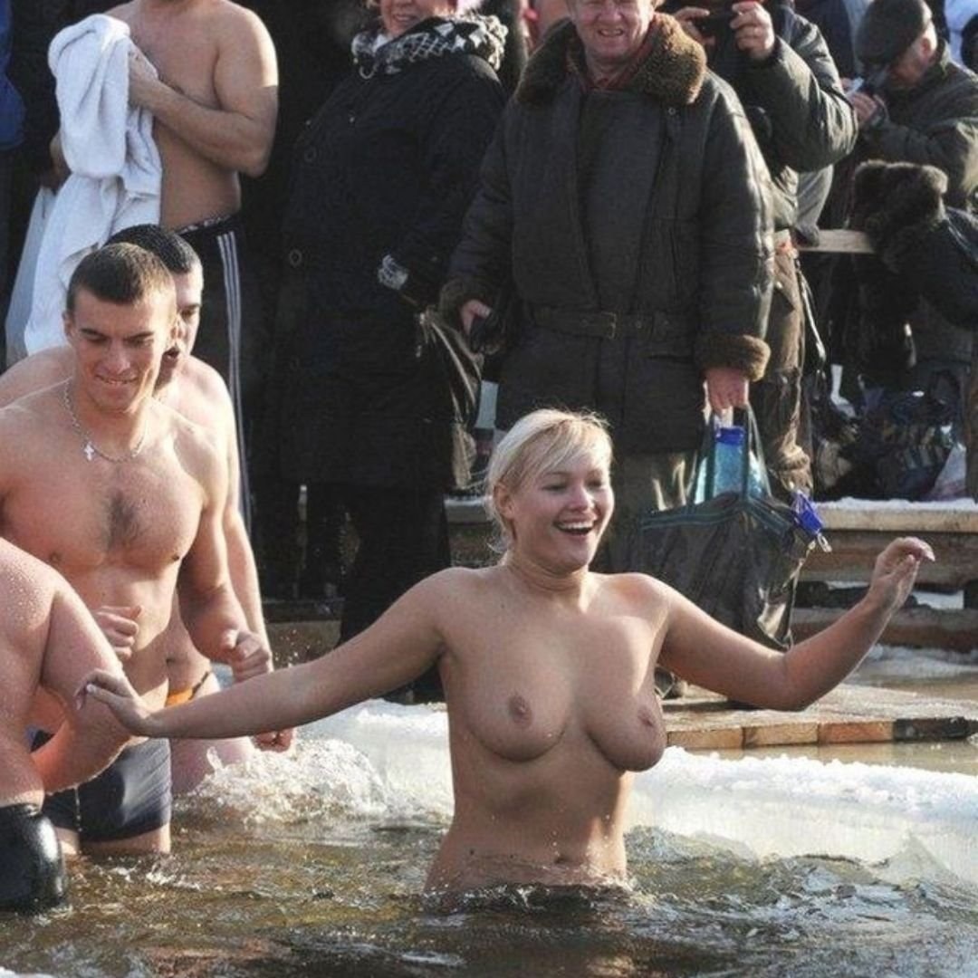 Купание в проруби голышом