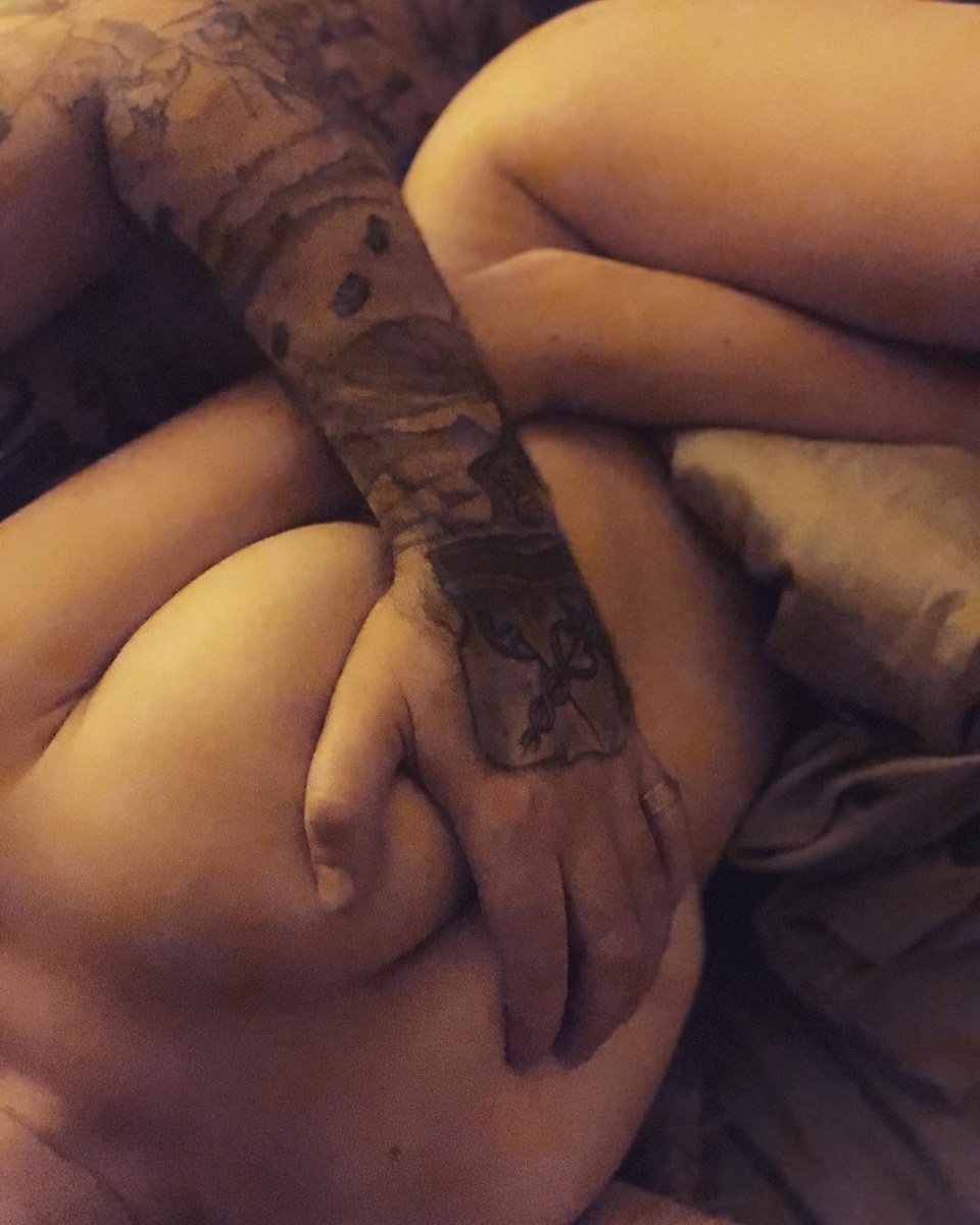 Айза Анохина обнаженка