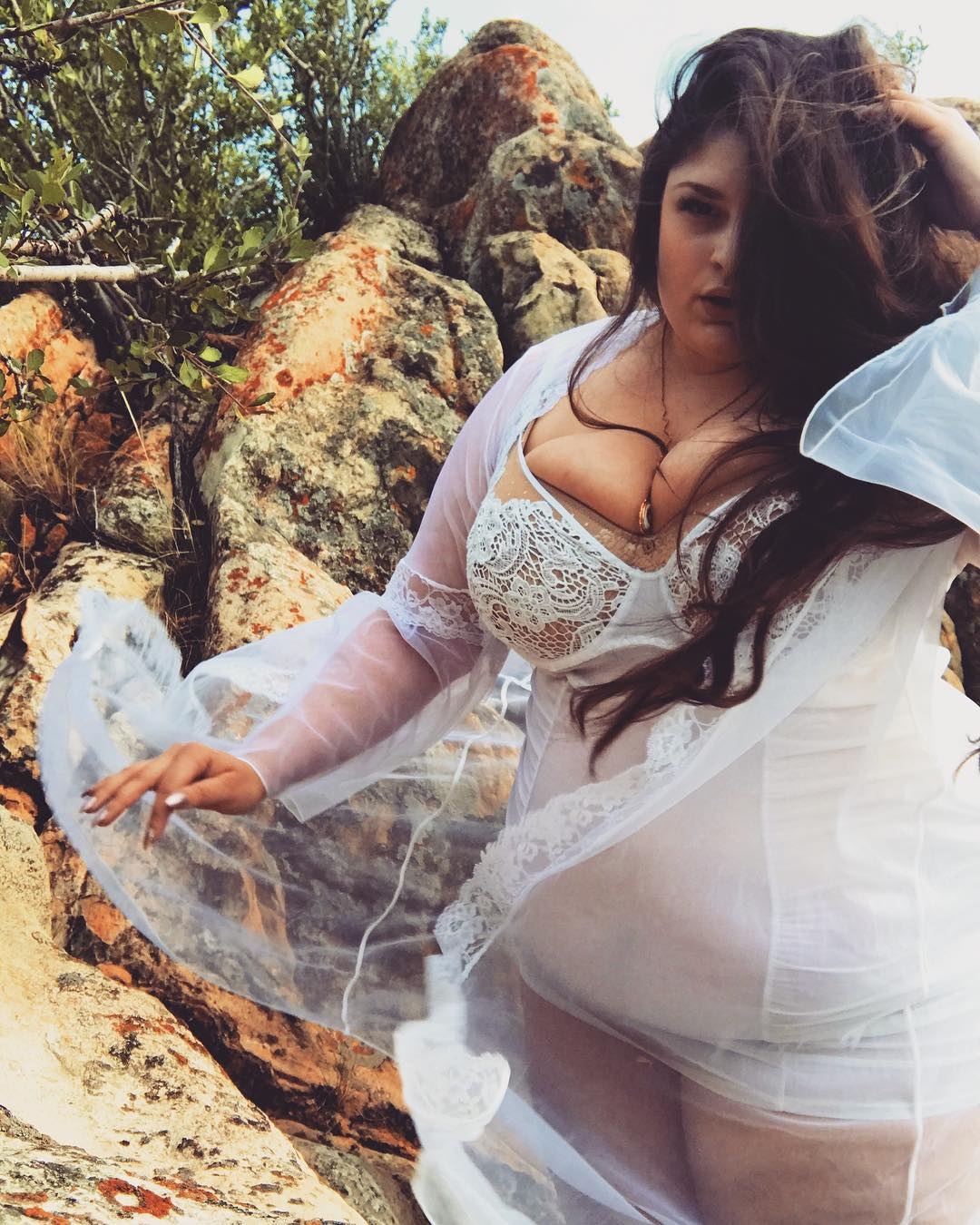 Model Carina Shero