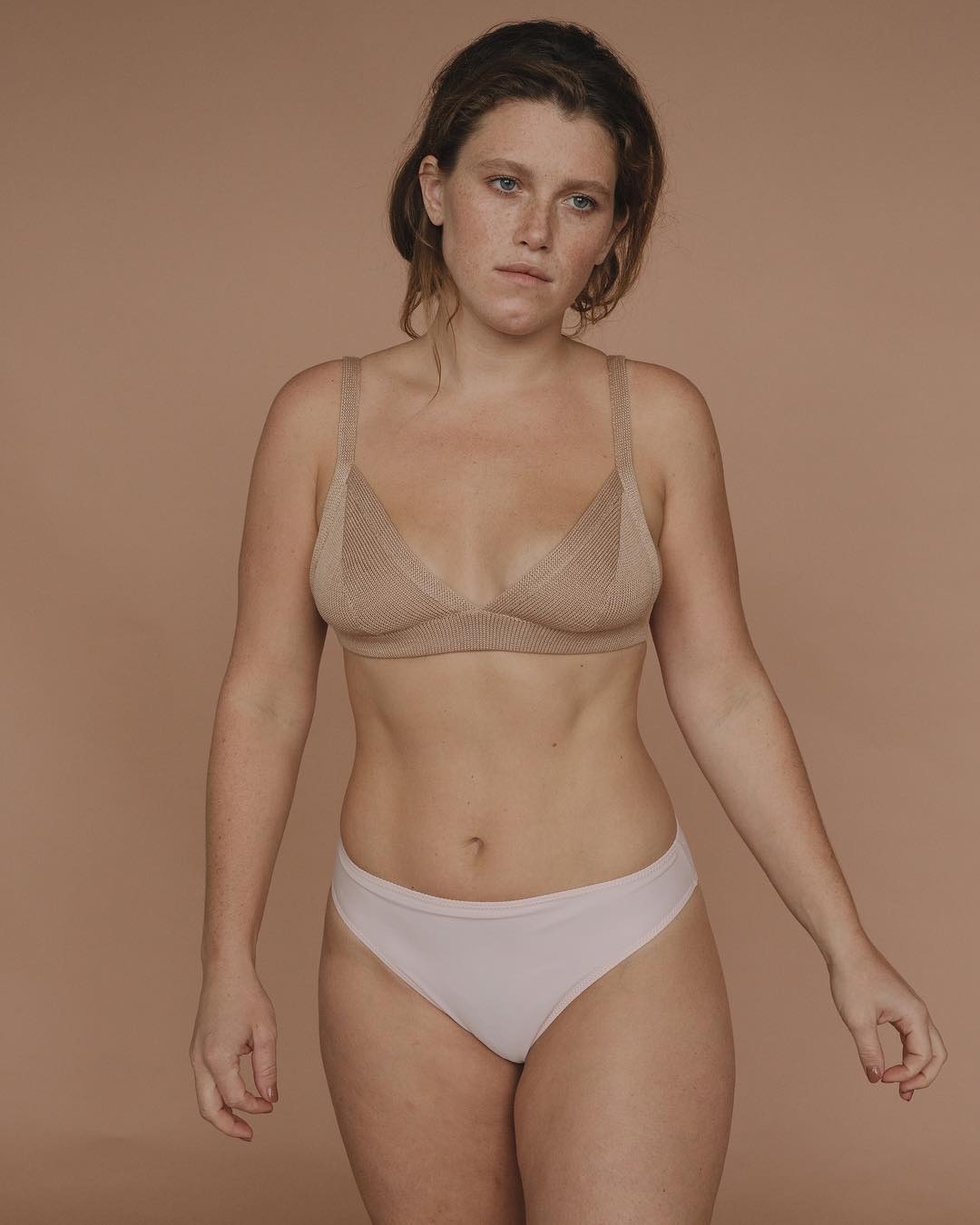 Ирина Лачина актриса ню в купальнике