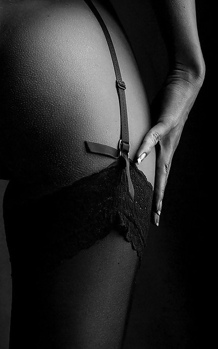 Нежность в трусах чб ню