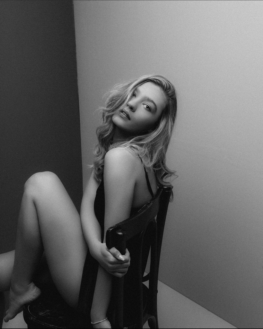 Голая Супергерл из сериала